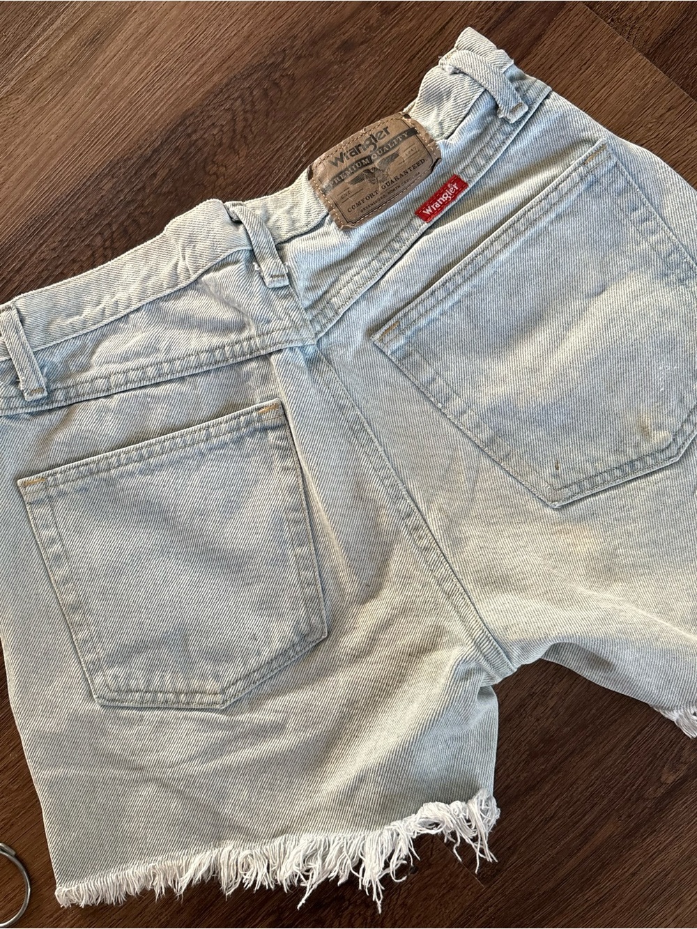 👉3/$20 90s VTG Wrangler High Rise Jean Shorts 30”